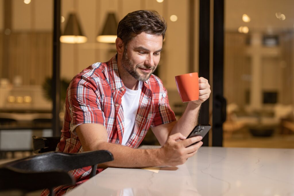 Person using a mobile with Apps 